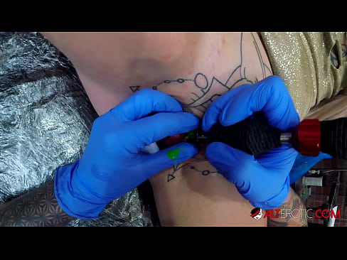 ❤️ Extremamente tatuada, a brasa Sully Savage fez uma tatuagem no seu clítoris ❤️❌ Porno bonito em pt.tradeis.top